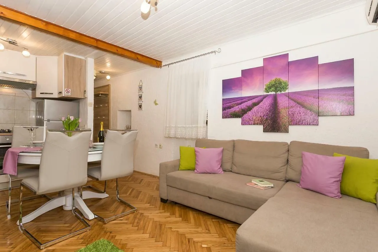 Apartment Priska1700 Split