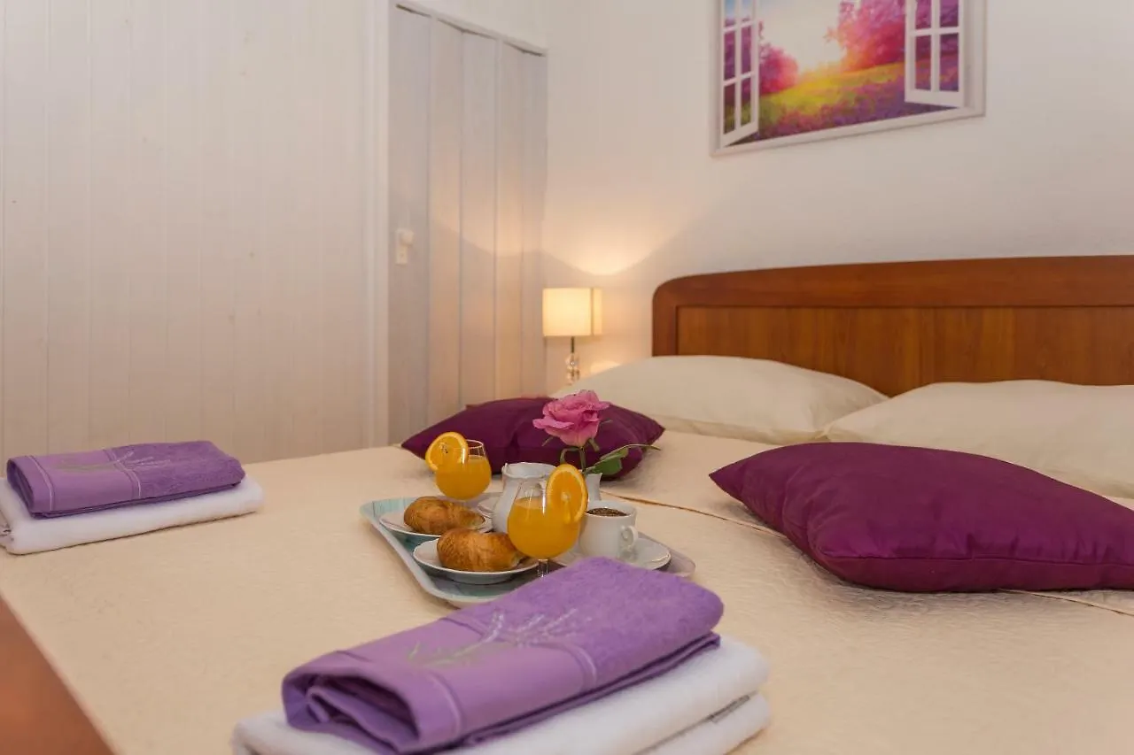Apartment Priska1700 Split 0*,